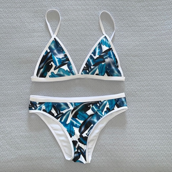 Other - 💙❤️🇺🇸July 4th Sale! 🇺🇸💙❤️ Triangle Tropical Print Bikini Set